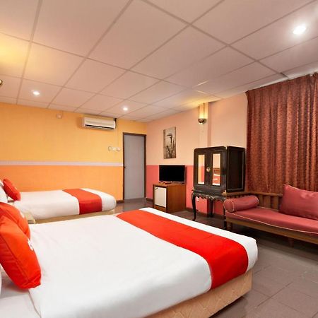 OYO 44101 Hotel DJ Palace Lumut Exterior foto