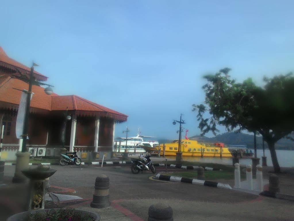 OYO 44101 Hotel DJ Palace Lumut Exterior foto