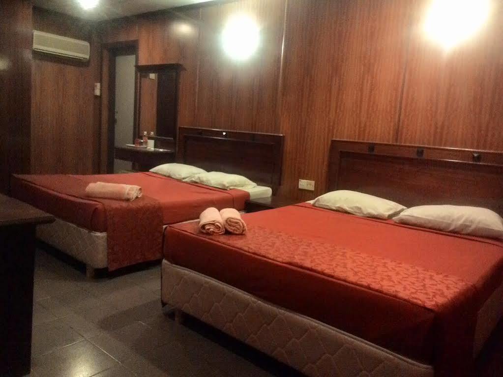 OYO 44101 Hotel DJ Palace Lumut Exterior foto