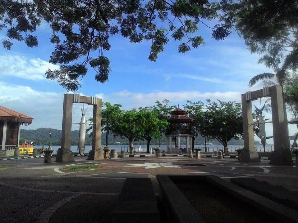 OYO 44101 Hotel DJ Palace Lumut Exterior foto