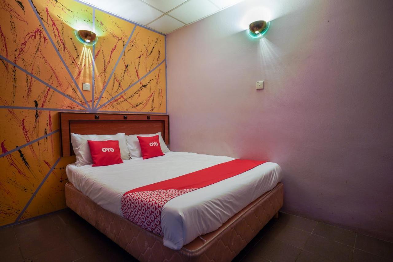 OYO 44101 Hotel DJ Palace Lumut Exterior foto