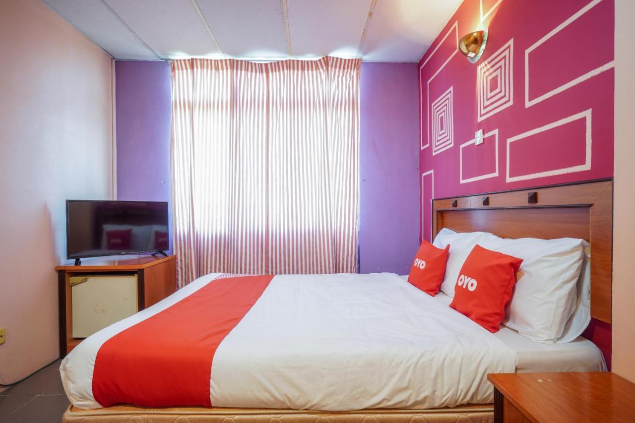 OYO 44101 Hotel DJ Palace Lumut Exterior foto